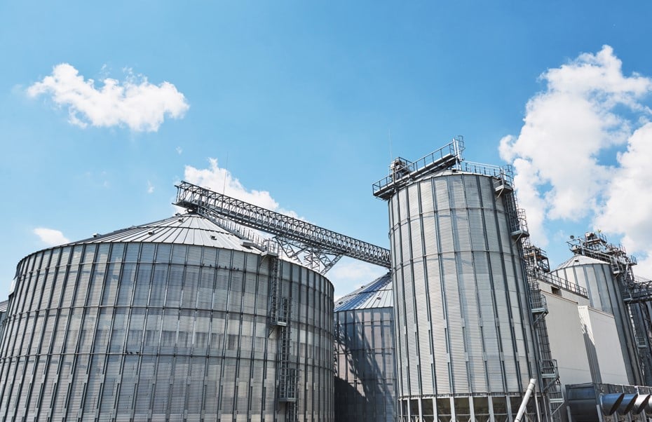 Foto pabrik pakan ternak unggas